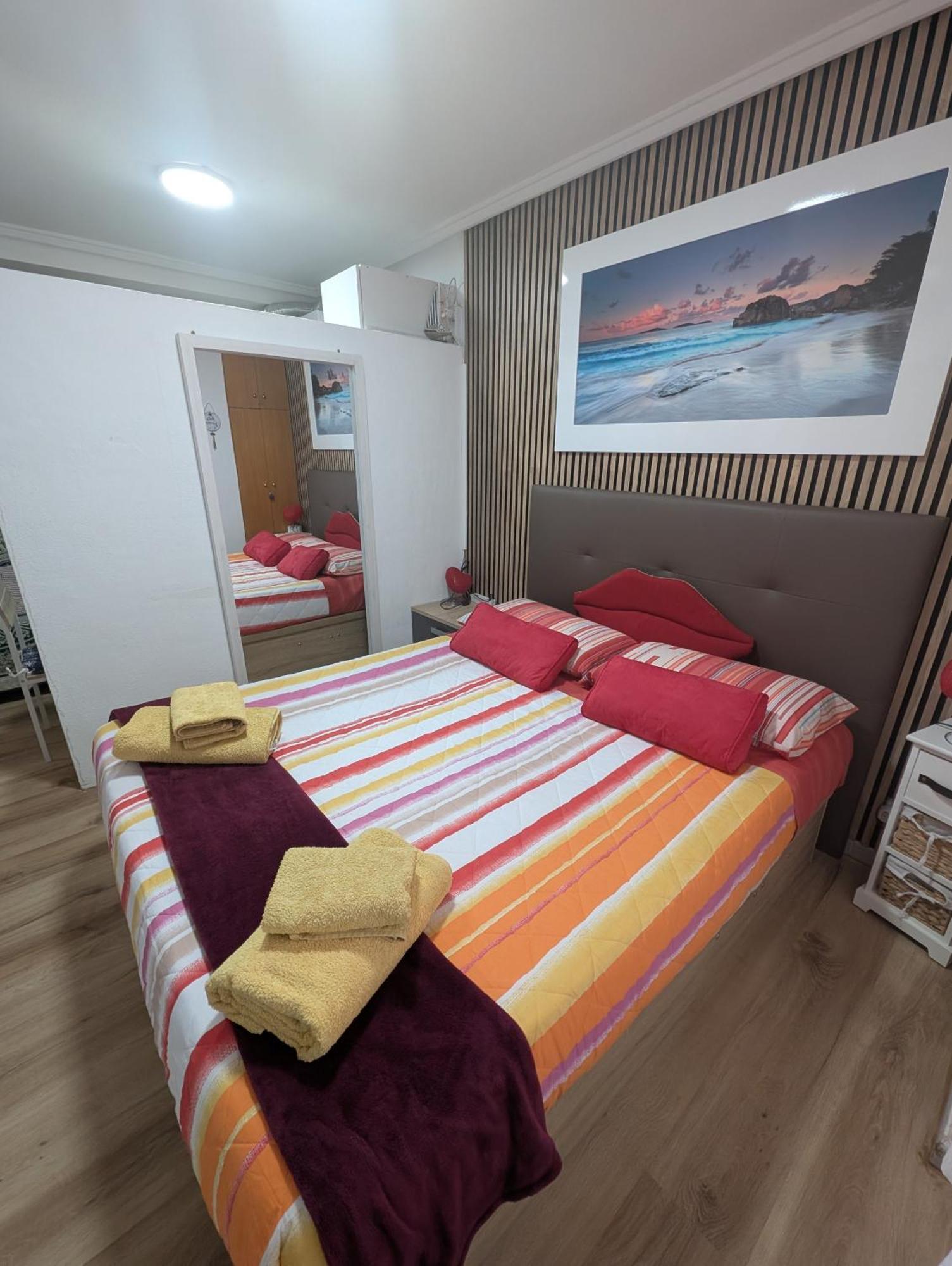 Alicante Postiguet Studios ภายนอก รูปภาพ